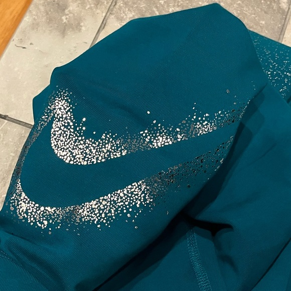 Nike Teal Glitter Waistband Leggings – Size XS – NWT - Picture 4 of 4